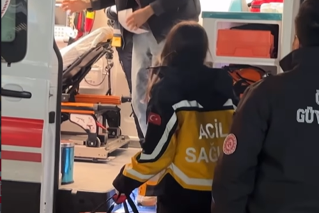 Kütahya’da bir üniversite öğrencisi, dışarıdan yediği akşam yemeği sonrası rahatsızlandı