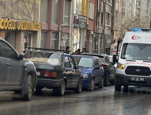 Yaşlı kadın kahvaltı masasında ölü bulundu