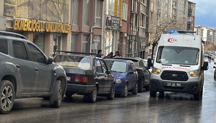 Yaşlı kadın kahvaltı masasında ölü bulundu