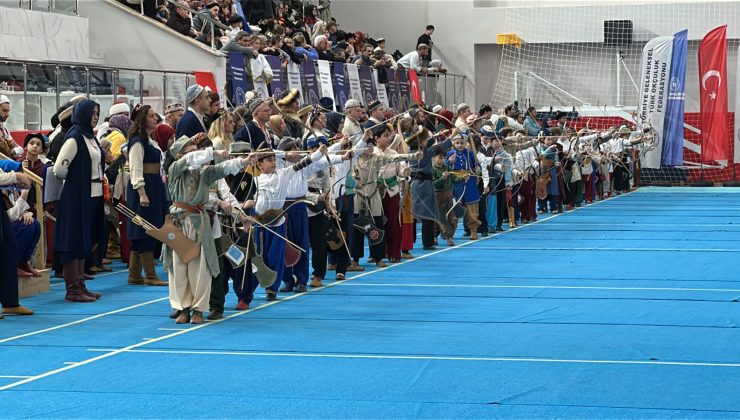 Kütahya’da Geleneksel Türk Okçuluğu şöleni başladı