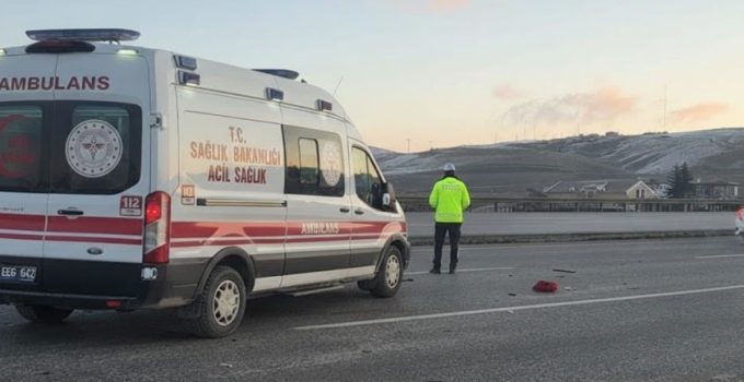 Otomobil ve tır çarpıştı: 2 çocuk yaralı