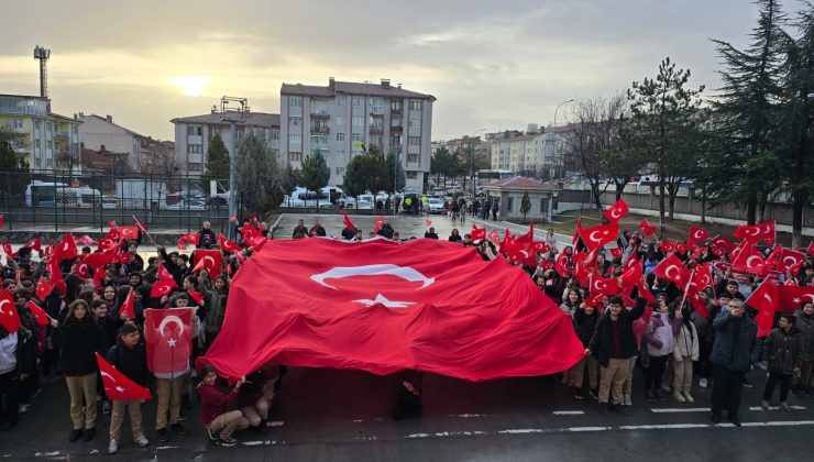 İlk ders zili ‘Vatan ve Bayrak’ temasıyla çaldı