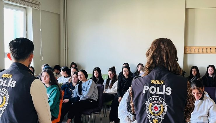 Kütahya polisinden gençlere dijital kalkan