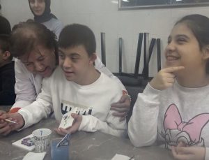 Kütahya Çinisi’ne özel dokunuş