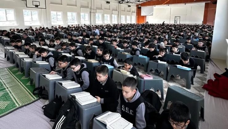 Öğrenci ve öğretmenler mukabelede buluştu