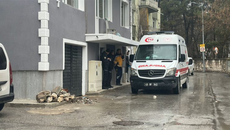 İşten dönen adam eşinin cansız bedeniyle karşılaştı