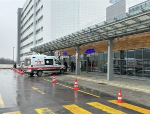 Yedikleri yemekten zehirlenen 2 öğrenci hastanelik oldu