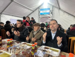 İsmet Güral ve ailesinden gönül köprüsü: İlk iftar bin 500 kişiyle açıldı