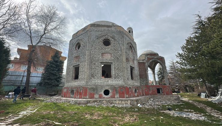 70 bin çini tek tek sökülerek koruma altına alındı