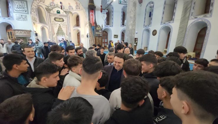 Vali Işın gençlerle Ulu Cami’de buluştu