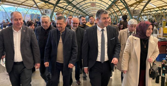 Milletvekili Erbaş ve Başkan Akel’den pazaryeri ziyareti