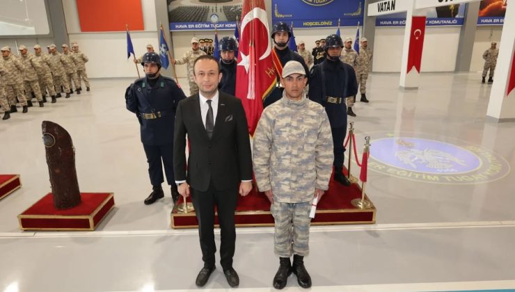 Eğitimini tamamlayan erler yemin etti