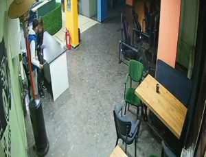 Bıçaklanan gencin tedavisi Kütahya’da devam ediyor