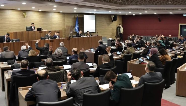 Belediye meclisinden taşınmaz satışı ve kredi yetkisine onay çıkmadı