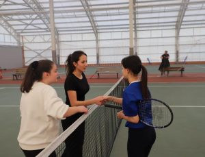 Genç raketler kıyasıya yarıştı