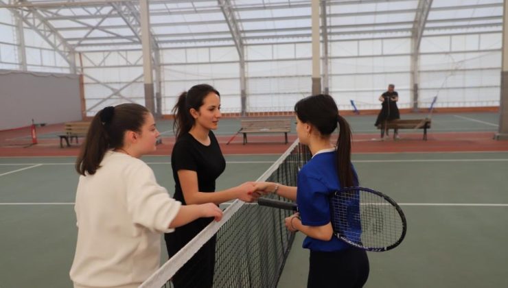 Genç raketler kıyasıya yarıştı