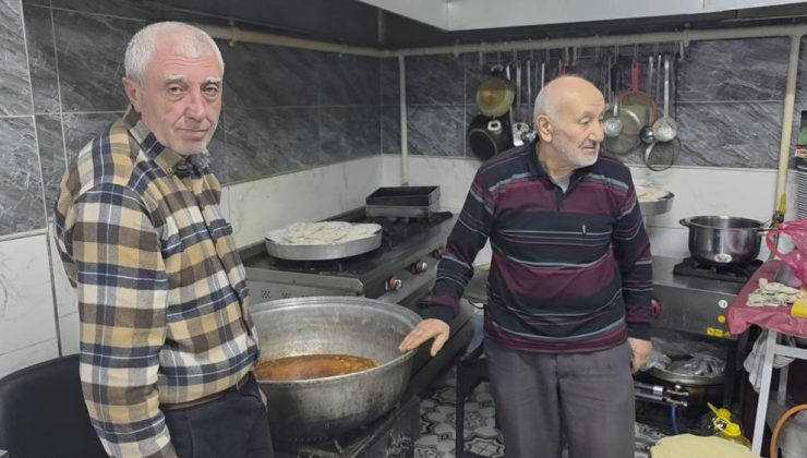 45 yıldır gönül sofrası kuruyorlar
