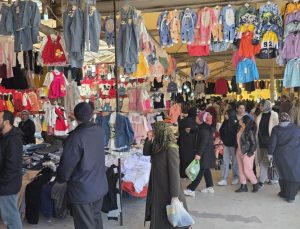 Bayram Pazarı kapılarını açtı