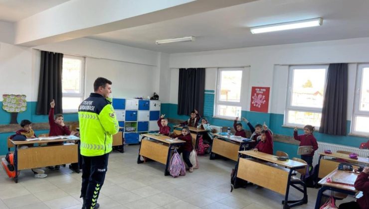 Jandarmadan öğrencilere trafik eğitimi