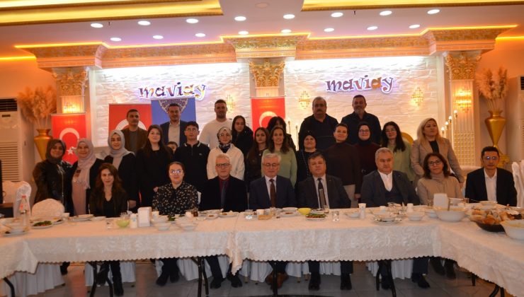 Öğrenciler ilçe protokolüyle iftarda buluştu