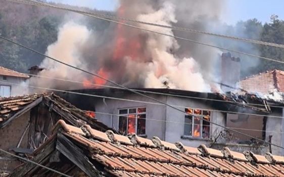 Domaniç’te yangın! Önlemler büyük felaketi engelledi