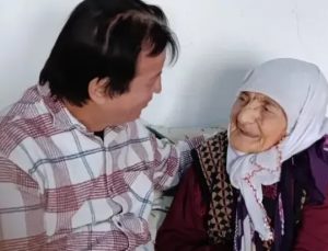 Asırlık çınar Dudu teyze, iki devri birden yaşadı