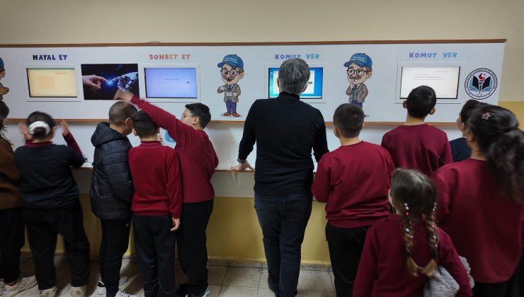 Türkiye’ye örnek proje: Öğrenciler okul koridorunda geleceğe hazırlanıyor