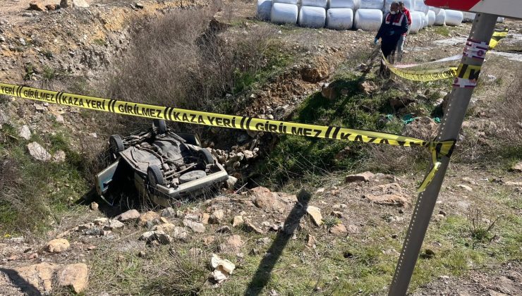 Takla atan otomobil su kanalına uçtu: 2 ölü, 1 yaralı