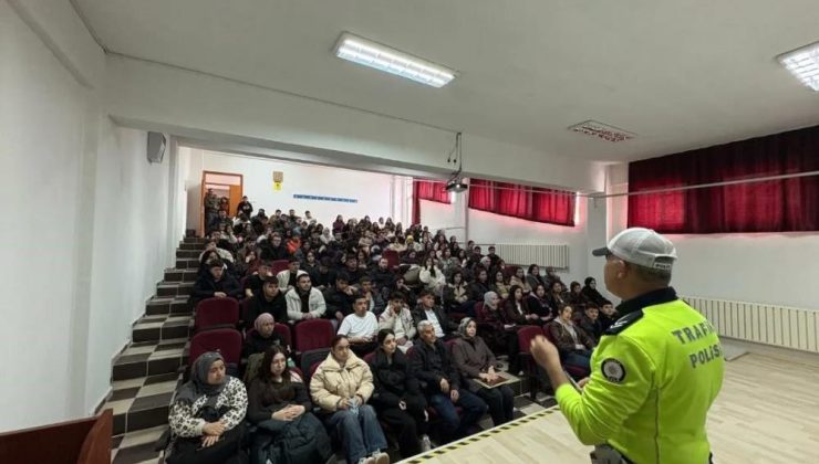 Kütahya polisi üniversitelilerle buluştu
