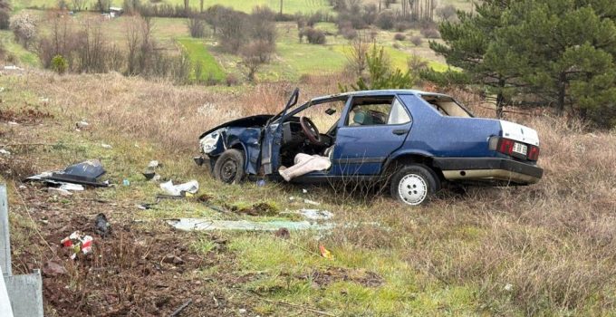 Otomobiller çarpıştı: 2 yaralı