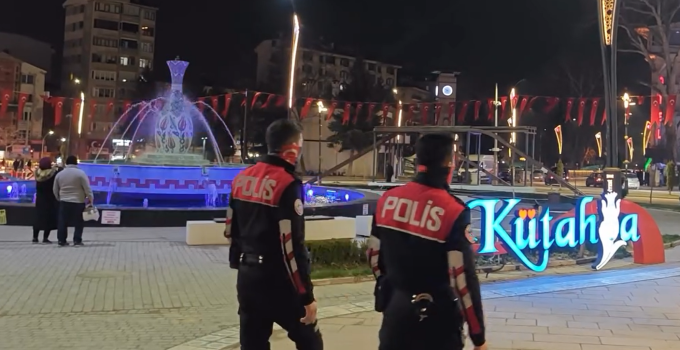Kütahya polisinden bayram mesaisi