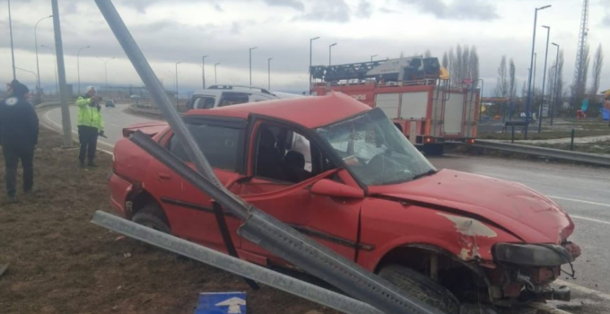 Altıntaş’ta korkutan kaza: 8 kişi yaralandı