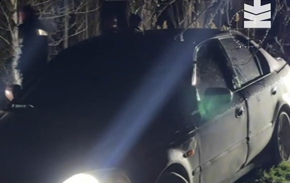 Park halindeki araca ateş açtılar: 5 şüpheli kaza yapınca yakalandı