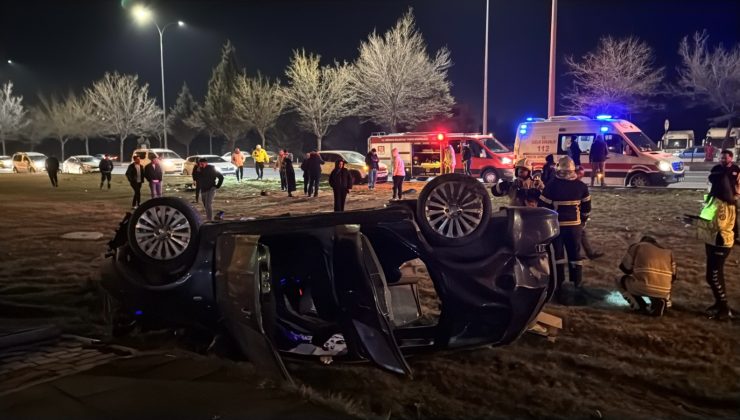 Aşırı hız kazayı getirdi! Otomobil takla attı: 2 yaralı