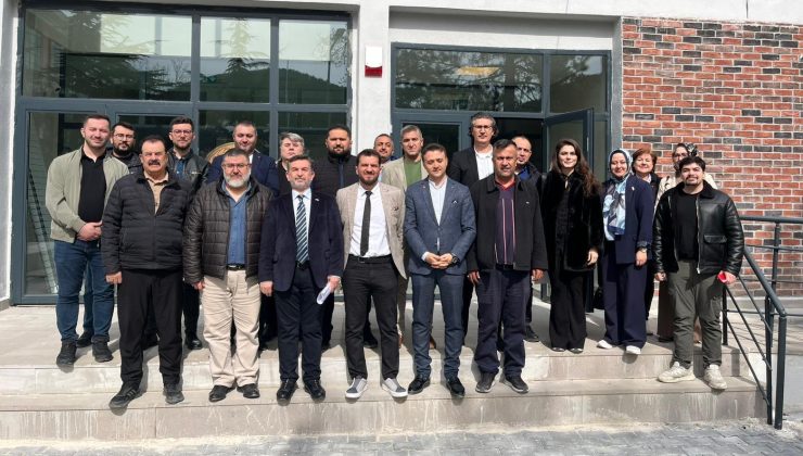 Yeşilay’da bayrak değişimi