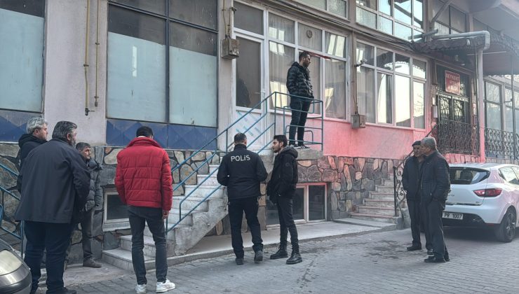 Yalnız yaşayan adam evinde ölü bulundu