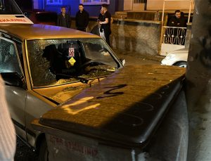 Alkollü sürücünün kullandığı otomobil beton direğe çarptı: 1’i ağır 2 yaralı