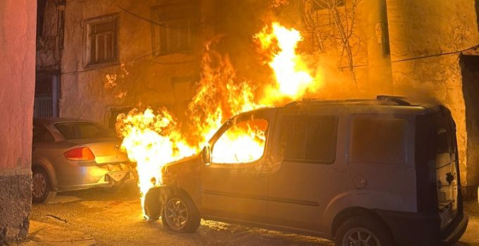 Kundakçıyı evden çıkan kıyafetleri ele verdi