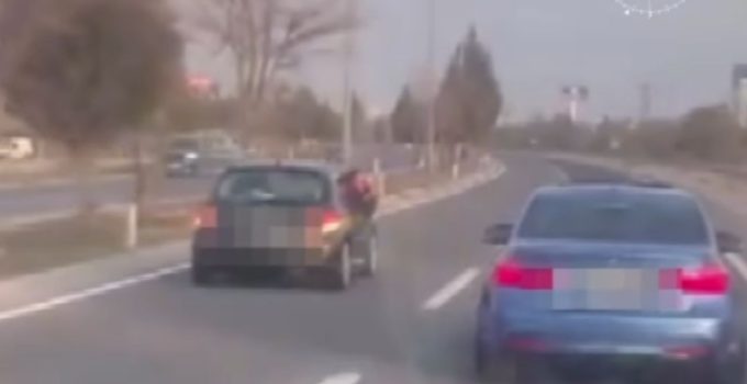 Sosyal medya uğruna trafiği yavaşlatan sürücülere 9 bin TL ceza