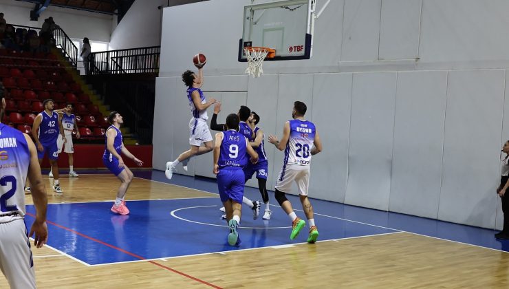 Kütahya Belediyespor yarı finale mağlubiyetle başladı