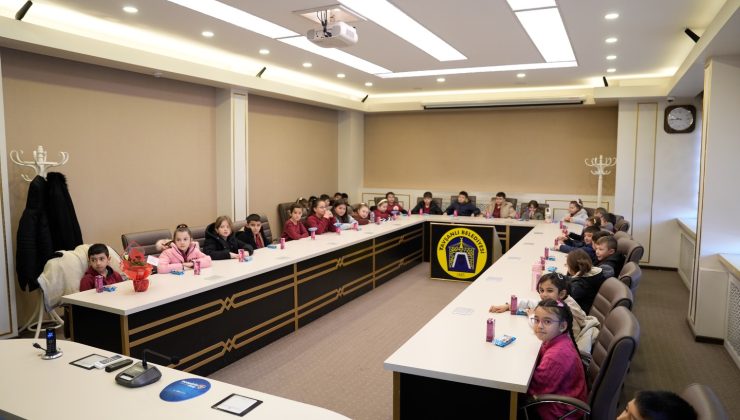 Miniklerden belediye ziyareti: Yerel yönetimi yakından tanıdılar