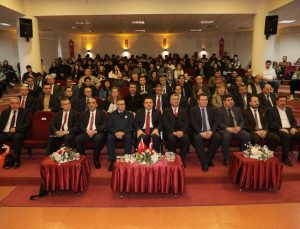 Vali Işın: ‘Dijital dünyada en büyük sorumluluk ailelerin’