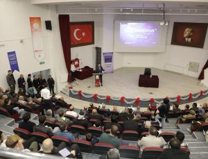 Dijital tehditlere karşı en büyük kalkan: Aile!