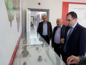 Kaymakam Özdemir’den Ahmet Uluçay Müzesi’ne ziyaret