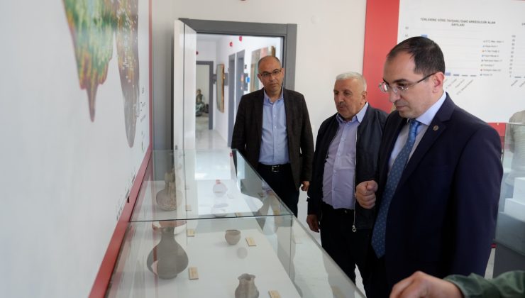 Kaymakam Özdemir’den Ahmet Uluçay Müzesi’ne ziyaret