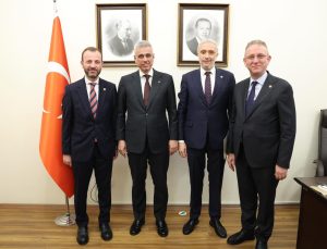 AK Partili vekillerden Bakan Memişoğlu’na ziyaret: Kütahya’nın sağlık alanındaki talepleri iletildi