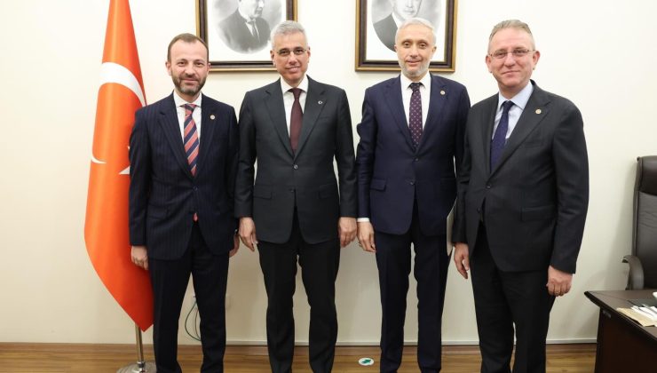 AK Partili vekillerden Bakan Memişoğlu’na ziyaret: Kütahya’nın sağlık alanındaki talepleri iletildi