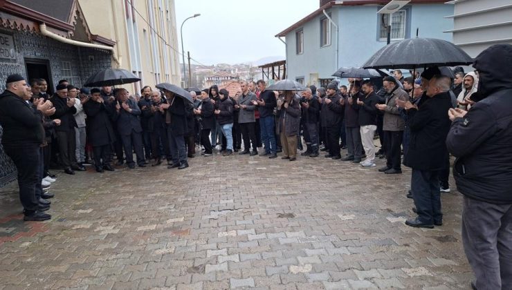 Umre kafilesi dualarla uğurlandı