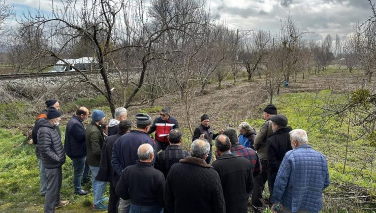 Tarım ekipleri verimi artırmak için sahada