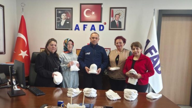 AFAD personeli için el emeğiyle bere ördüler